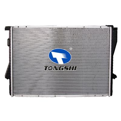 适用于宝马E39 (95-) 520 I MT散热器 OEM：1702969