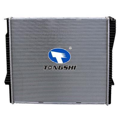 适用于宝马X5 E53 4.4i 00-03 MT散热器 OEM： 1439103