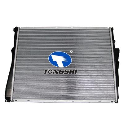 适用于宝马 E30 320 i 82-93 AT散热器 OEM：1117550/1121119/1121121/1153063