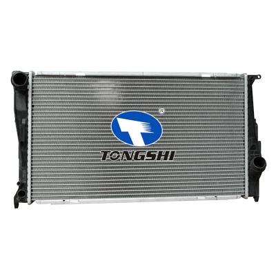适用于宝马3E90 318d M47 N2 05- MT散热器  OEM：17117558480