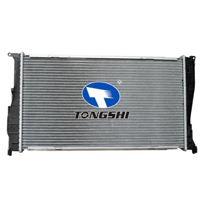 适用于宝马3E90 318d M47 N2 05- MT散热器  OEM：17117558480