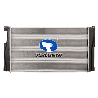 适用于宝马5系 2.0L I4 TBO 12-13MT散热器  OEM： 17117612954