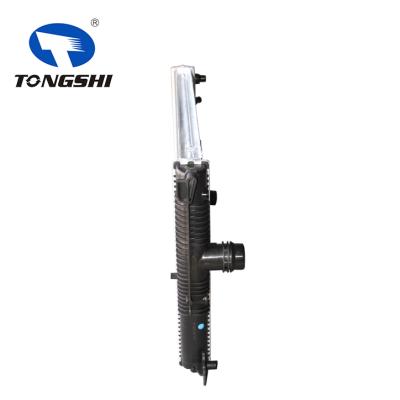 适用于宝马5系 2.0L I4 TBO 12-13MT散热器  OEM： 17117612954