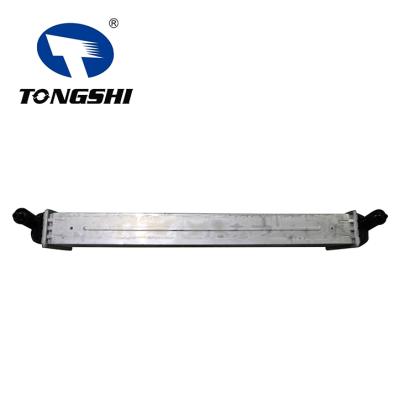适用于霍尔顿科罗拉多 RG 2.8LT中冷器 OEM : 94714569