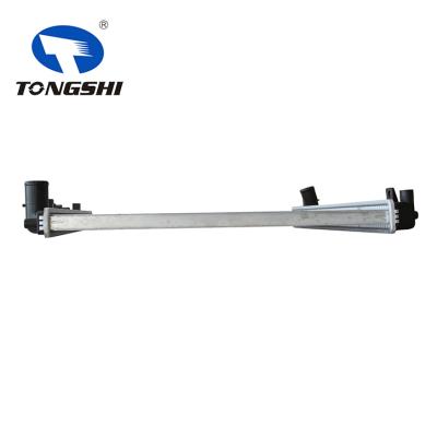 适用于三菱帕杰罗V73 2002 MT 散热器 OEM : MN135948