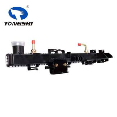 适用于日产尼桑NP300 16- AT散热器
