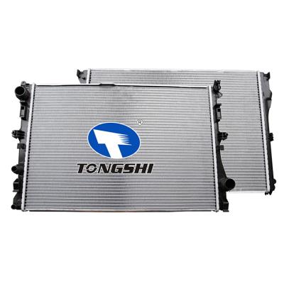 适用于奔驰 C300 4Matic L4 2.0L 15-17/C400 4Matic V6 3.0L 15- MT散热器 OEM : 0995002103