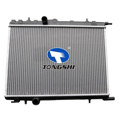适用于标致307(3A/C) 1.6 16V 00- MT散热器 OEM : 1330.82/F4